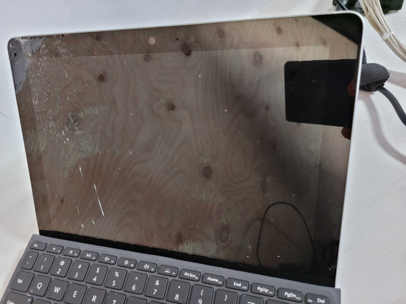 Microsoft Surface Go (1824) - Pentium 4415Y, 4GB RAM, 64GB SSD - READ