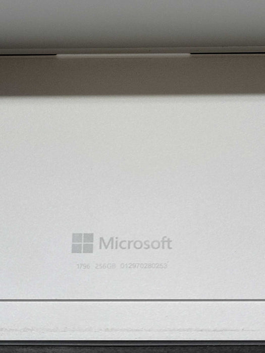 MS Surface Pro 5th Gen - Core i5-7300U CPU | 8GB | 256GB SSD | no PWR ADPTR