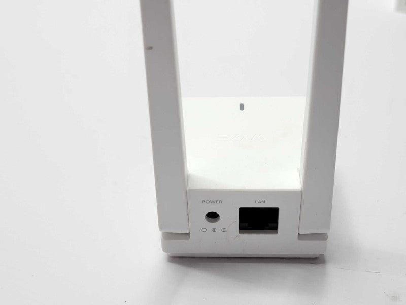 Wyze CAMv2 WYZEC2 with WVODB1 Base station, READ _