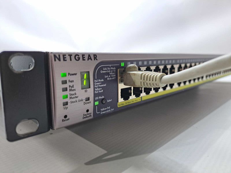 Netgear ProSafe GS748TPS 48-Port Gigabit PoE Ethernet Smart Switch + Ears )