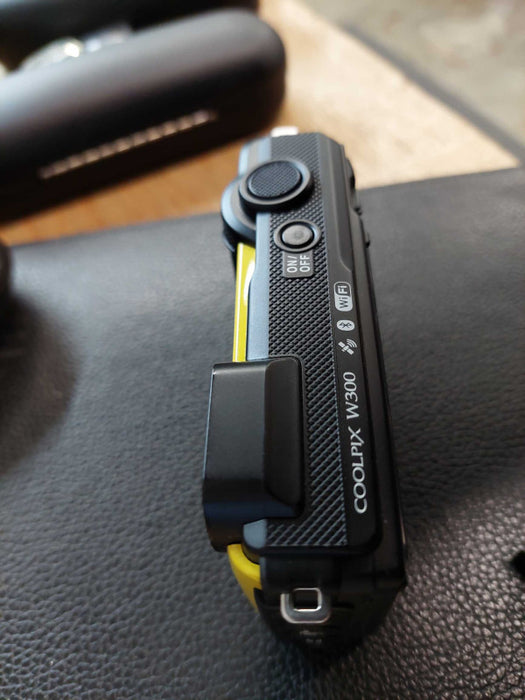 Nikon Coolpix W300 4K Waterproof Shockproof bluetooth wifi