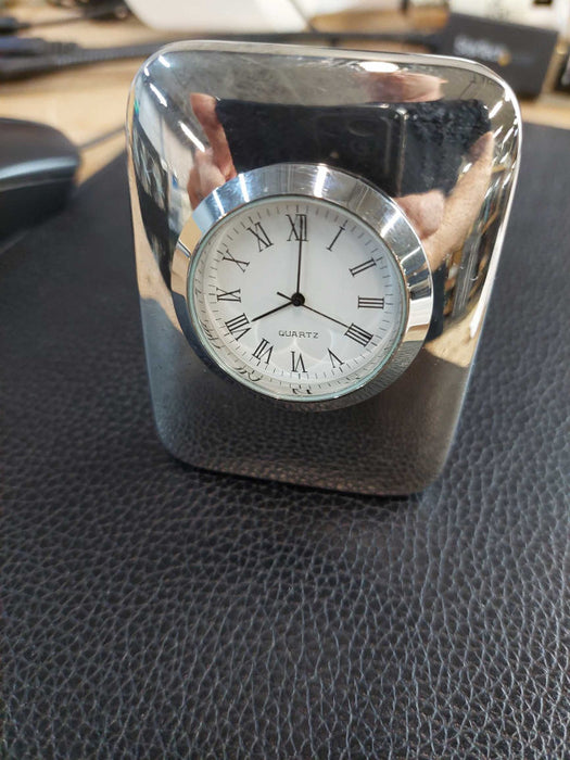 Vintage Quartz Mantel Clock  , says fenwicks $19.95 in Pounds