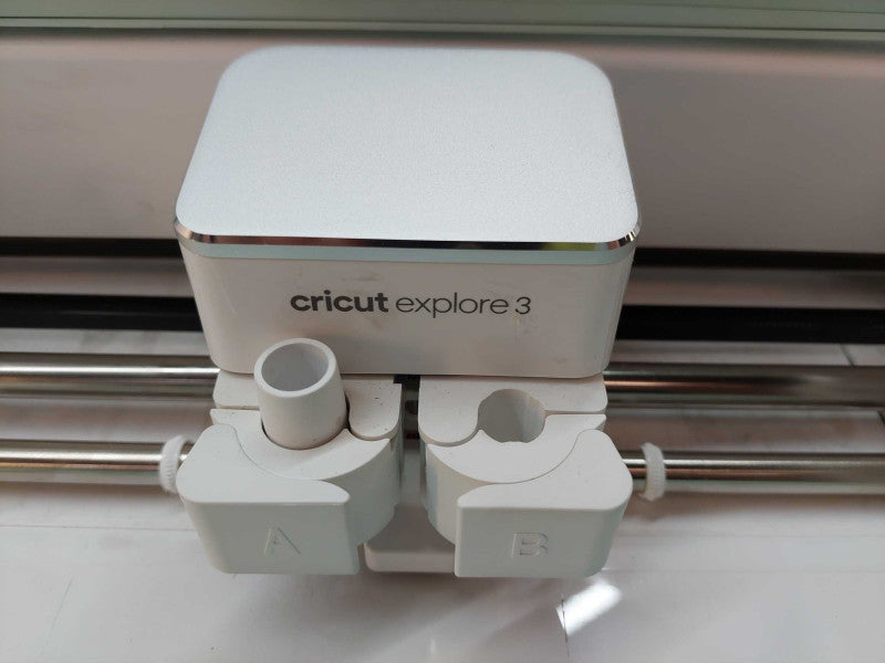 Cricut Explore 3 Model: CXPL203 with Bluetooth Explore 3 - B2D1