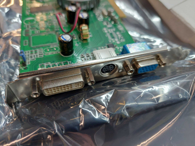 Radeon Sapphire 9550 256MB  V/D/VO PN: 1024-EC20-FF-SA