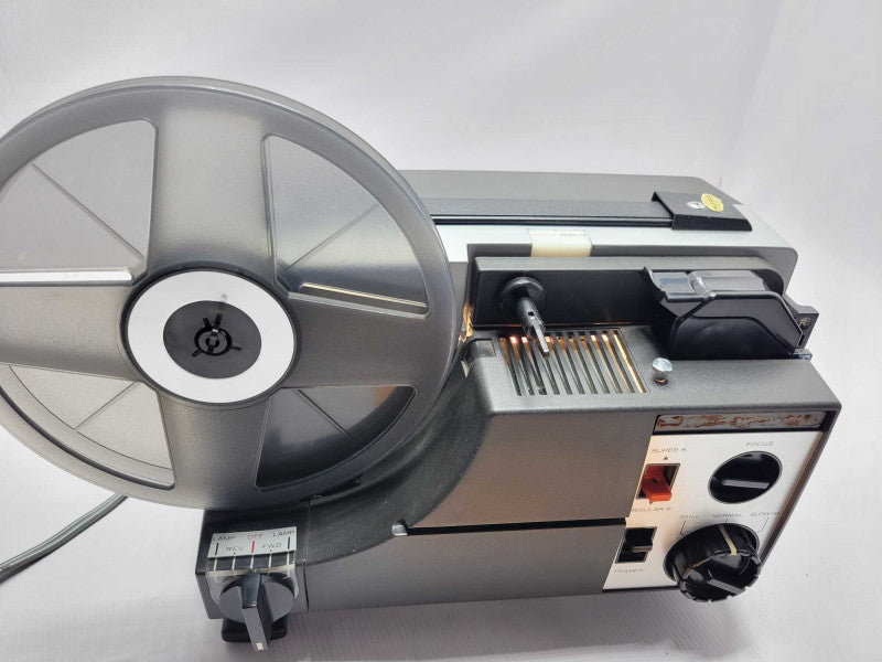 Sankyo Dualux 2000H Variable Speed Super 8 8MM Projector, READ _