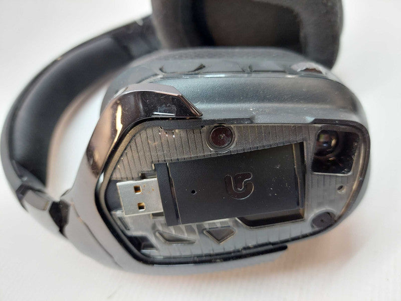 Logitech G933 headset Wireless with dongle and battery with chat mic