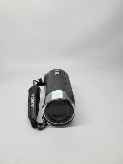 Sony Handycam HD Camcorder HDR-CX240 9.2MP w/ batter/ charger /case/ tripod