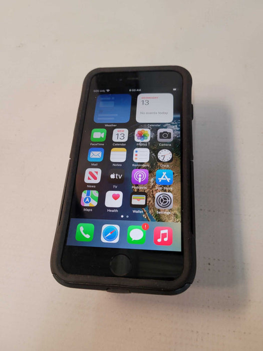 Apple iPhone SE 64GB (A2275) + Case