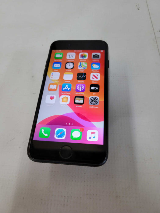 Apple iPhone 7 32GB (A1778) - READ
