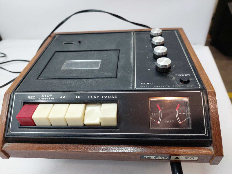 Teac A-20 Stereo Cassette Deck with Sensui Headset Model: SS-2