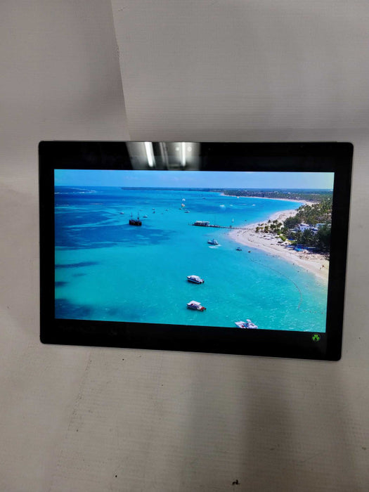 Microsoft Surface Pro 4 (1724) - i7-6650U, 8GB RAM, 256GB SSD - READ
