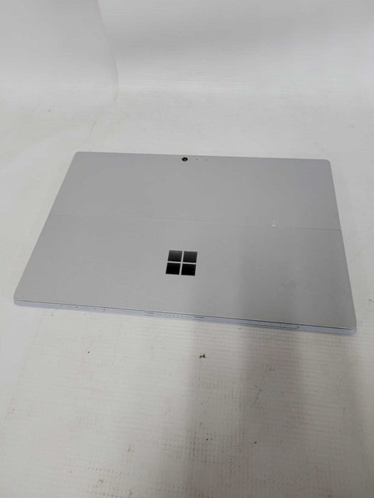 Microsoft Surface Pro 4 (1724) - i7-6650U, 8GB RAM, 256GB SSD - READ