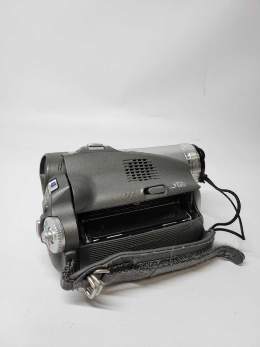 Panasonic PV-GS39 Mini DV Camcorder camcorder