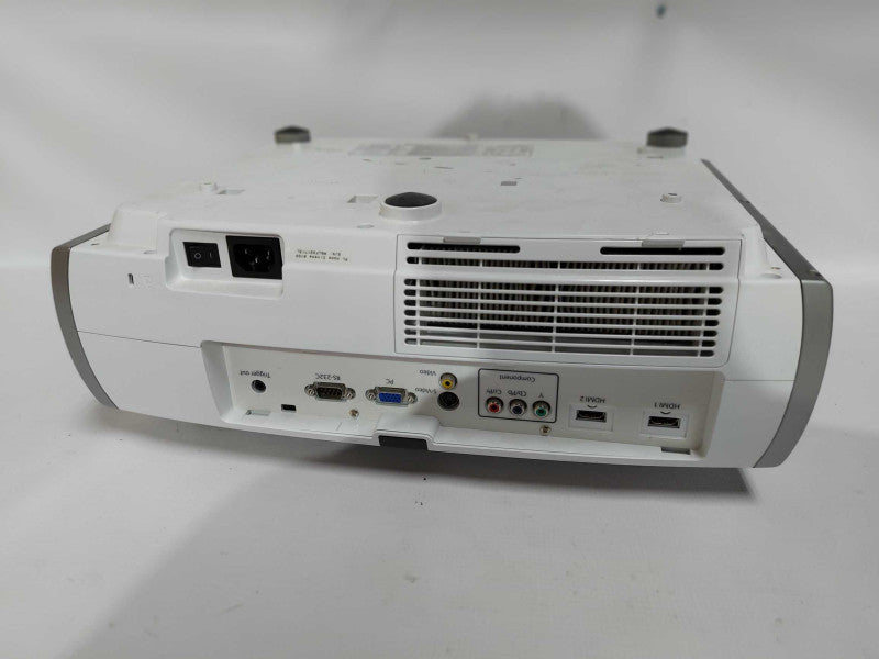 Epson Powerlite Home Cinema 8100 Projector - READ BELOW #