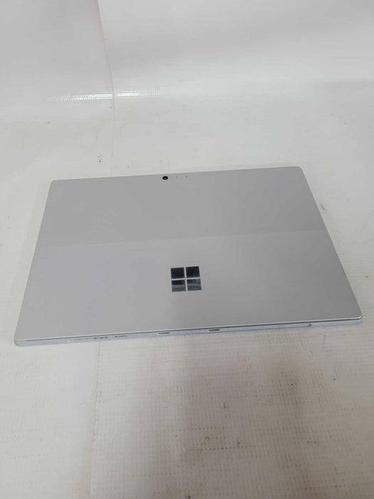 Microsoft Surface Pro 6 (1796) - i5-8350U, 8GB RAM, 256GB SSD - READ