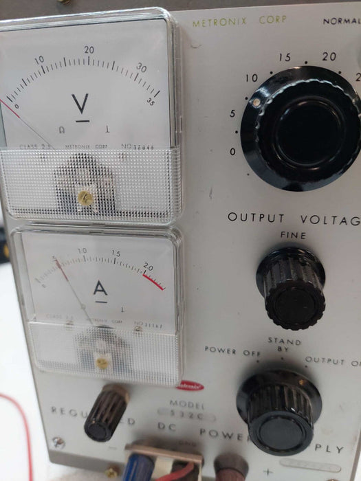 Metronix Corp. Regulated DC Power Supply Model: 532C  Made in Japan