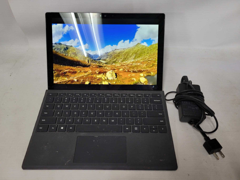 Microsoft Surface Pro 4 (1724) - i5-6300U, 8GB RAM, 256GB SSD