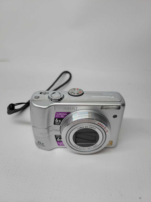 Panasonic Lumix DMC-LZ6 Digital Camera 7.2 Mega Pixels