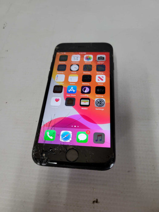 Apple iPhone 7 32GB (A1778) - READ