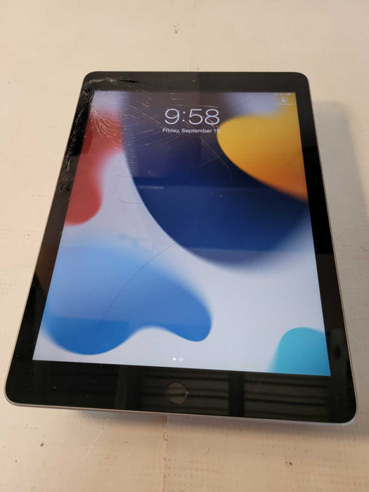 Apple iPad 6th Gen 32GB (A1893) - READ