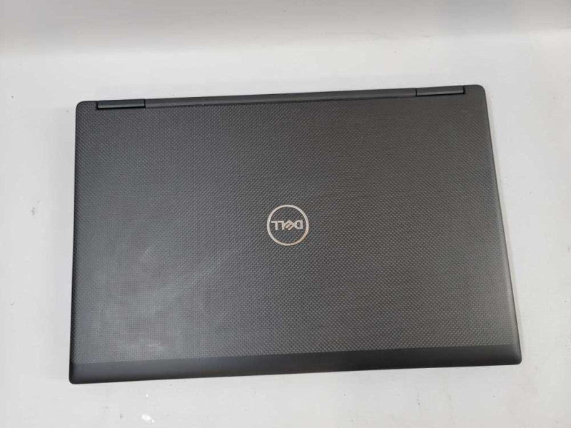 Dell Precision 7730 i7-8650H, 64GB DDR4, 2GB Quadro P3200, 500GB