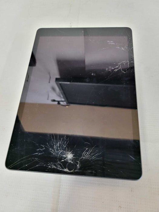 Apple iPad 9th Gen 64GB (A2503) - READ