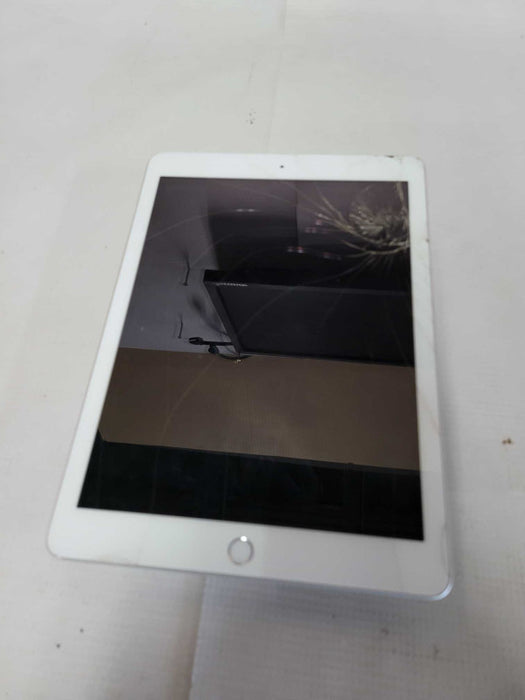 Apple iPad 6th Gen (A1893) - READ
