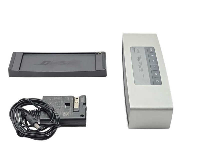 Bose SoundLink Mini Bluetooth Portable speaker with charger and power adapter _