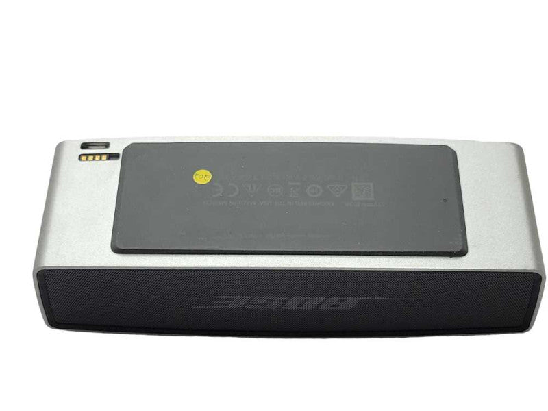 Bose SoundLink Mini Bluetooth Portable speaker with charger and power adapter _