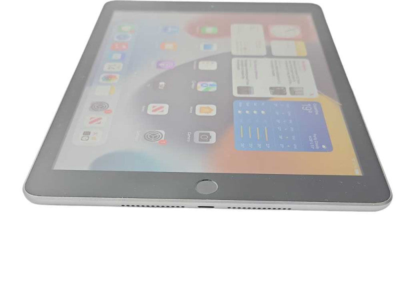 Apple iPad 5th Gen. 32GB, Wi-Fi, 9.7in - Cracked  _