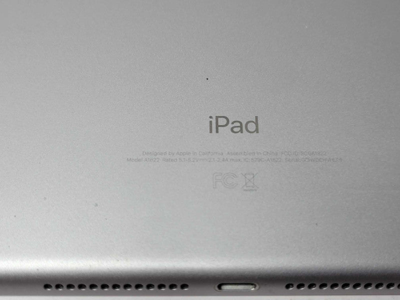Apple iPad 5th Gen. 32GB, Wi-Fi, 9.7in A1822 Q_