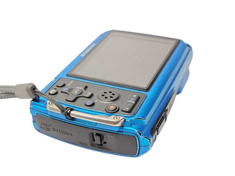 Olympus Tough TG-320 14.0MP Digital Camera, READ _