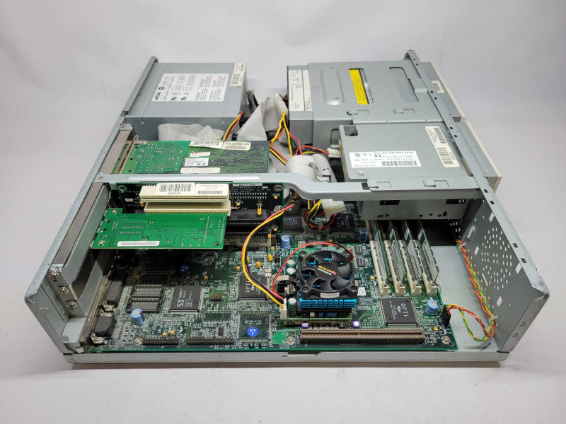 Vintage Compaq Presario 7234 - Intel Pentium | 64MB RAM | NO HDD