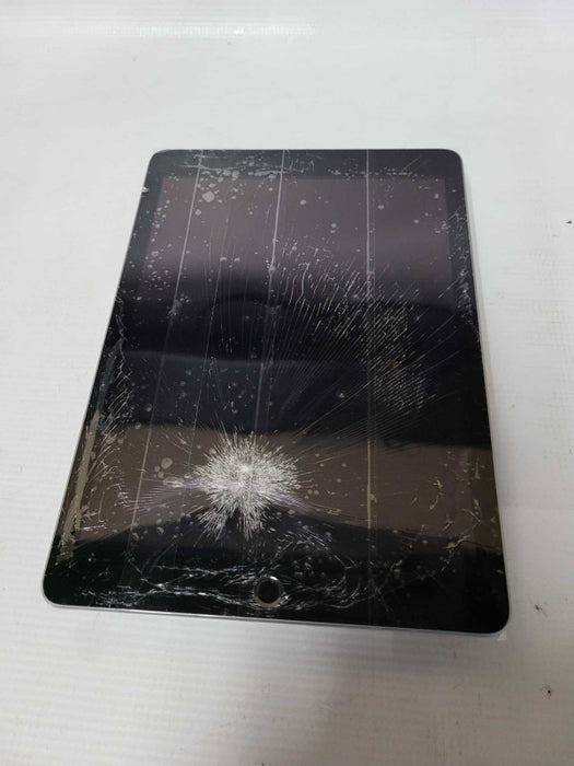 Apple iPad 6th Gen 32GB (A1893) - READ