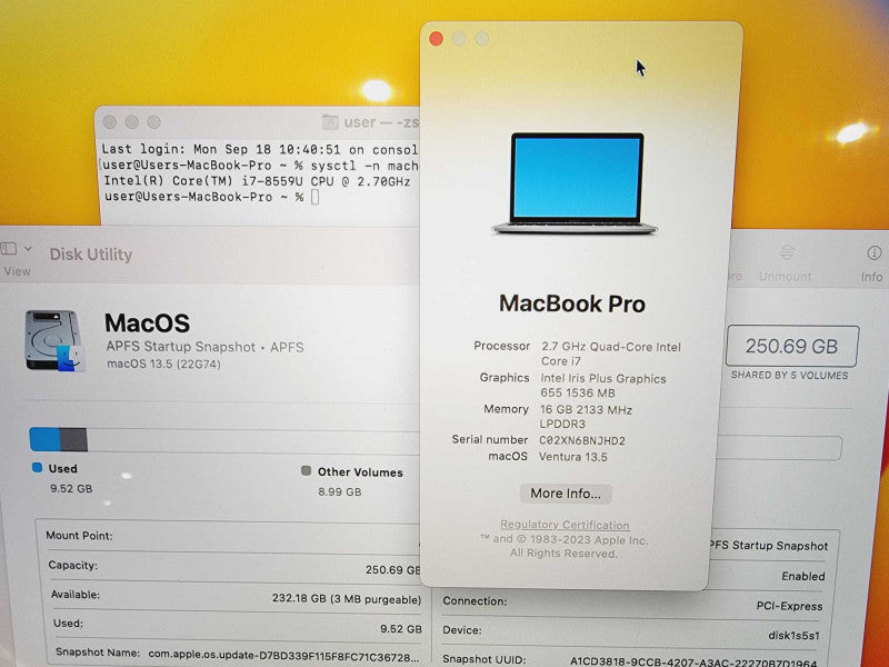 Apple Macbook Pro 2018 13\\" Core i7-8559U @ 2.7GHz 16GB DDR3 250GB SSD [Read] (