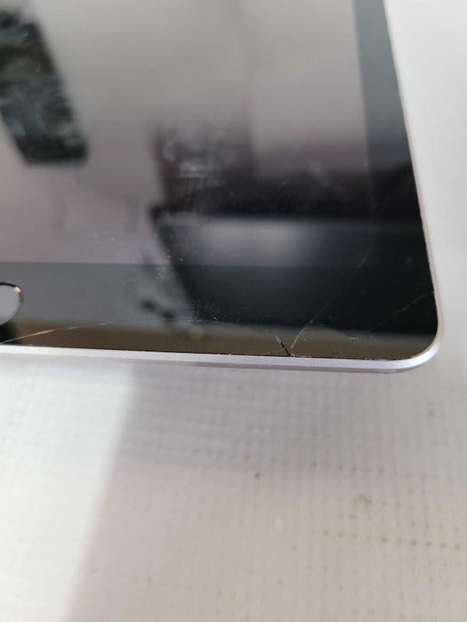 Apple iPad 6th Gen 32GB (A1893)