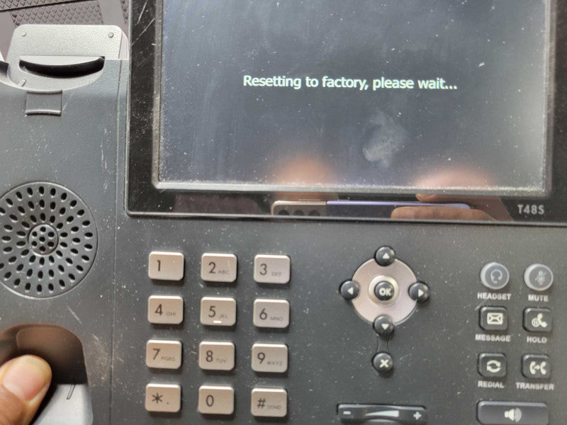 Yealink Ultra-elegant Gigabit IP Phone SIP-T48S with Hand set, Factory reset Q_