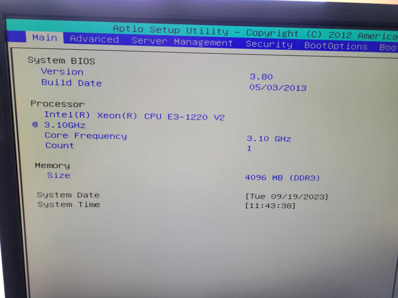 Lenovo ThinkServer TS430 - Xeon E3-1220 v2 | 4GB RAM | 1xPSU  (READ)