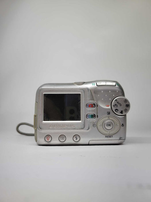 Olympus FE-115 Digital Camera 5.0MP Megapixel Silver
