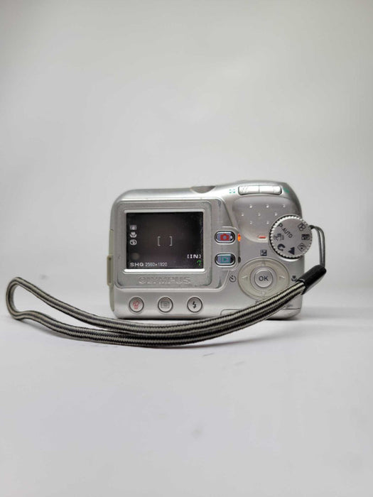 Olympus FE-115 Digital Camera 5.0MP Megapixel Silver