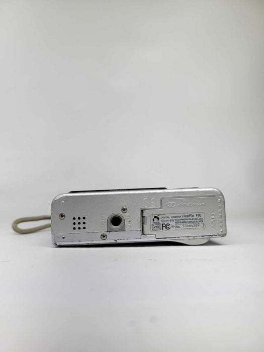 Fuji Finepix F10 Digital Camera 6.3 MP