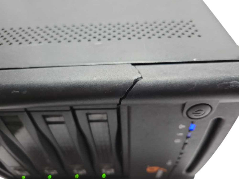 Freedom0 N0042000 Freestor 4020 4-Bay NAS with 4x HDD Trays, READ _