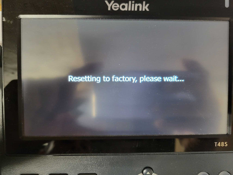 Yealink Ultra-elegant Gigabit IP Phone SIP-T48S w/ Hand set, Factory reset Q_