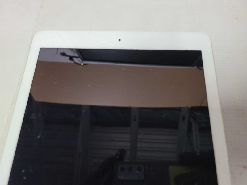 Apple iPad Air 1st Gen 32GB (A1475) - READ