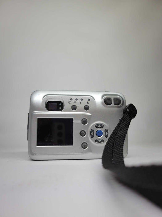 HP Photosmart 812 4.0MP Compact Digital Camera Silver (AS-IS - PARTS)