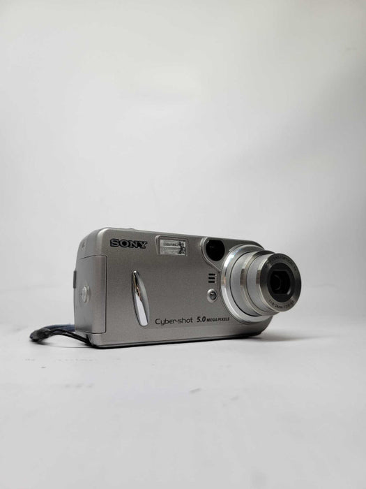 Sony CyberShot DSC-P92 5.0MP 3X Optical Zoom Digital Camera