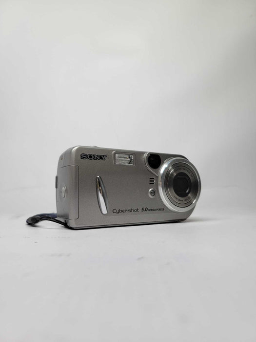 Sony CyberShot DSC-P92 5.0MP 3X Optical Zoom Digital Camera