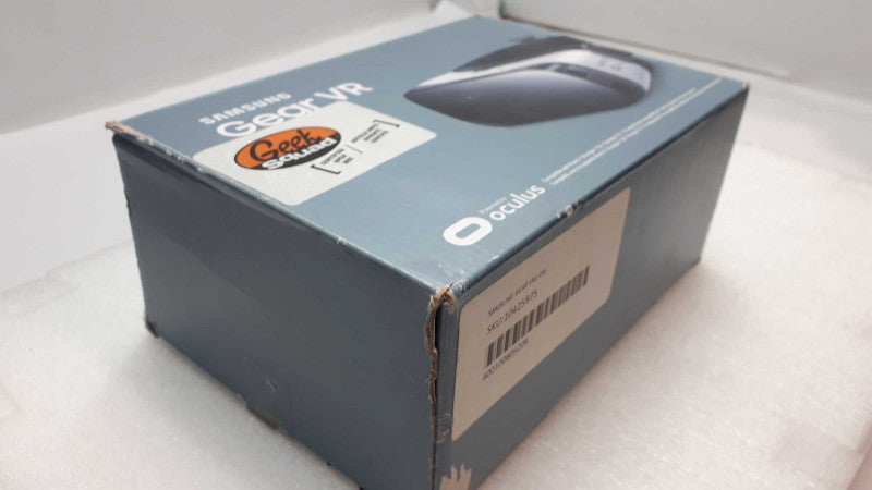 Samsung Gear VR 2 Oculus Virtual Reality Headset &