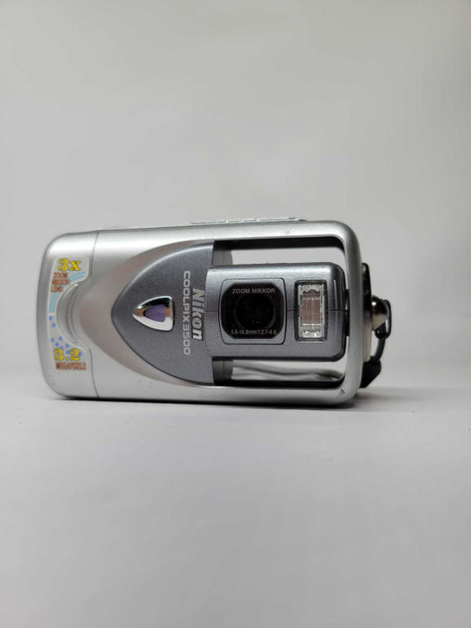 Rare Vintage Nikon CoolPix E3500 Digital Camera 3500