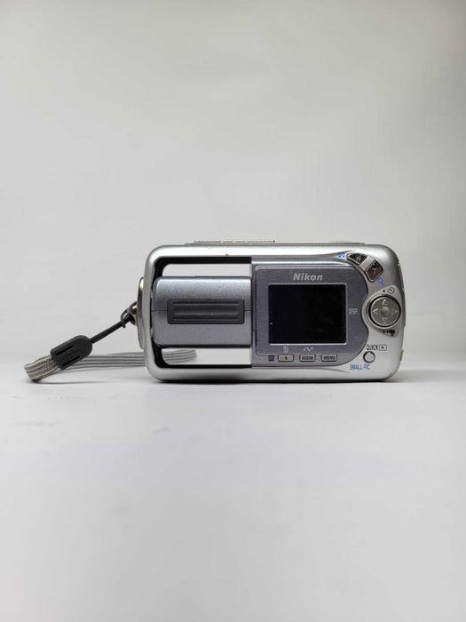 Rare Vintage Nikon CoolPix E3500 Digital Camera 3500